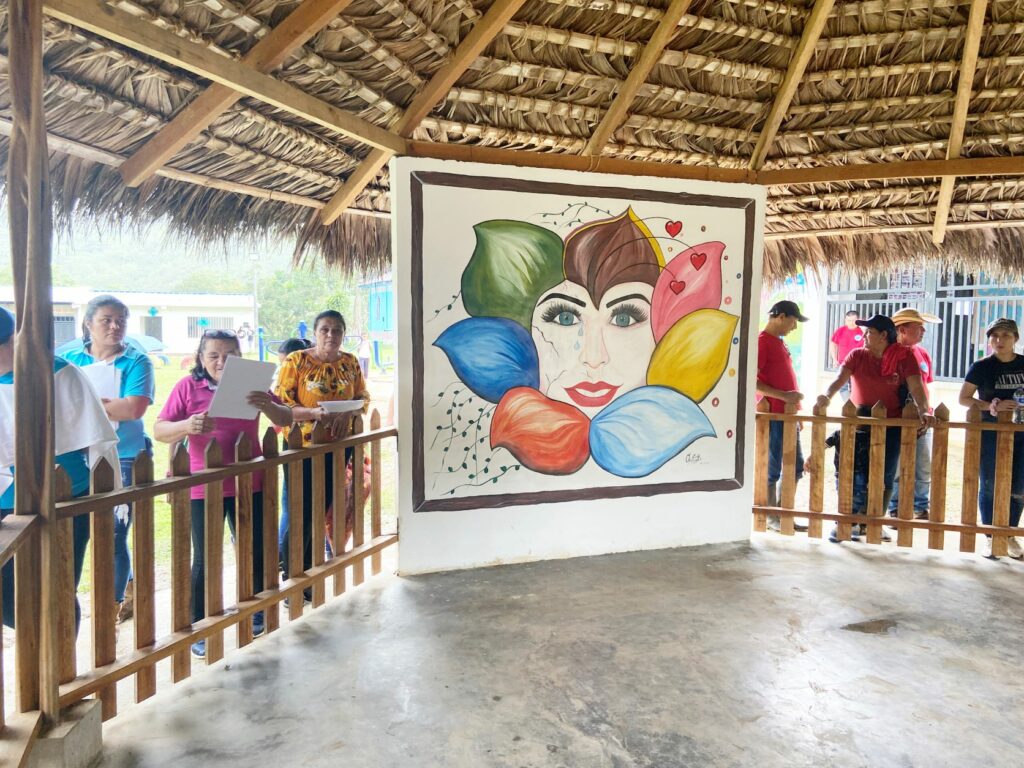 Women's mutual support group meeting space for peace agreement in Colombia